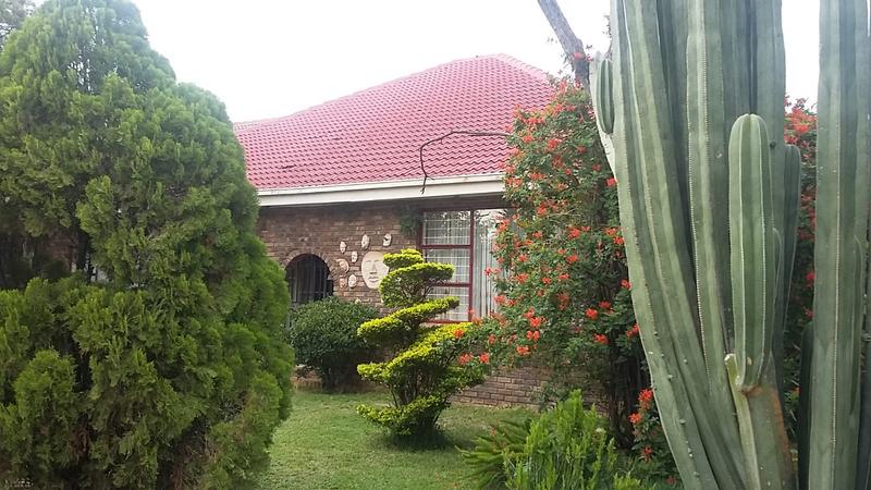 5 Bedroom Property for Sale in Rooiwal A H Gauteng