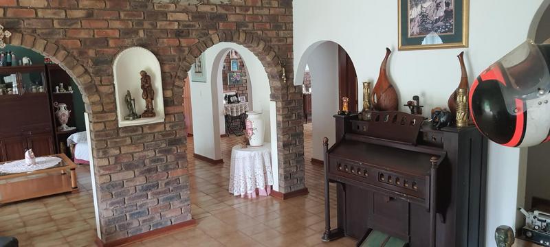 5 Bedroom Property for Sale in Rooiwal A H Gauteng