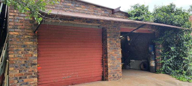 5 Bedroom Property for Sale in Rooiwal A H Gauteng