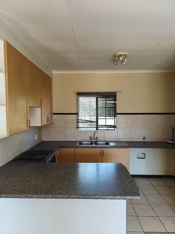 To Let 2 Bedroom Property for Rent in Mooikloof Ridge Gauteng