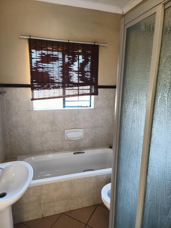 To Let 2 Bedroom Property for Rent in Mooikloof Ridge Gauteng