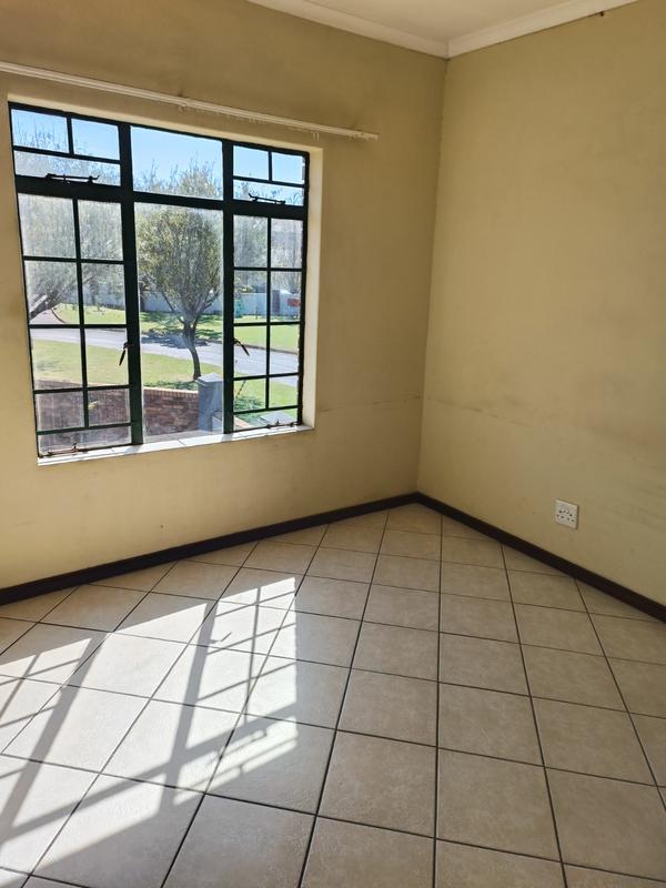 To Let 2 Bedroom Property for Rent in Mooikloof Ridge Gauteng