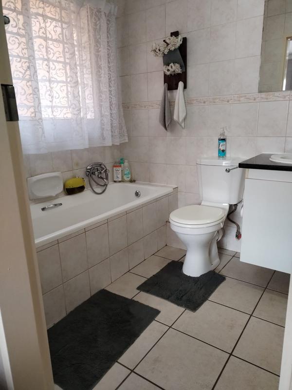 3 Bedroom Property for Sale in Annlin Gauteng