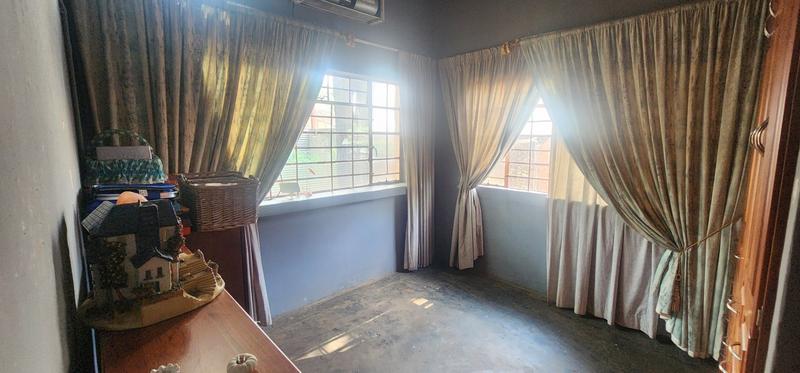 5 Bedroom Property for Sale in The Orchards Gauteng