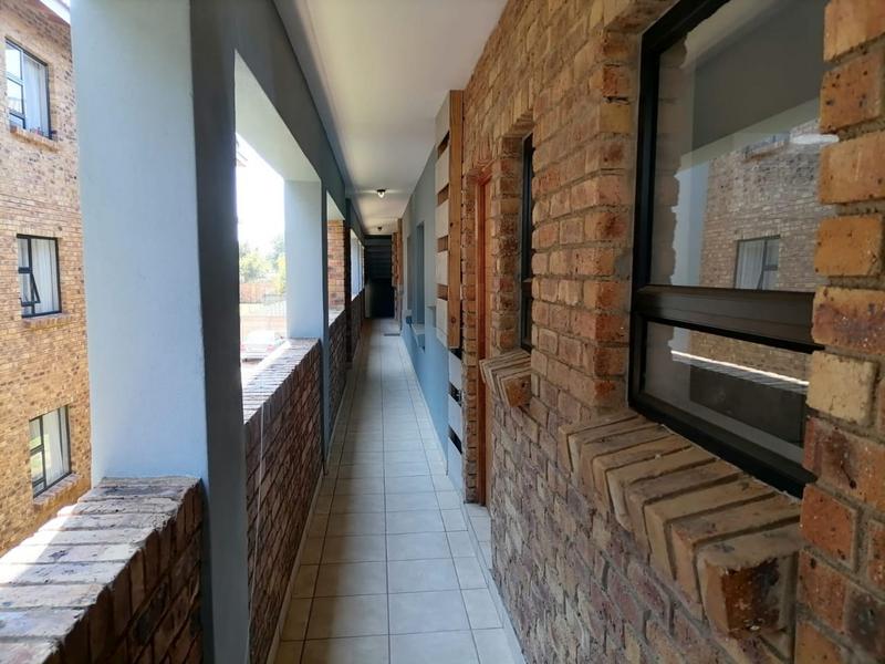 To Let 2 Bedroom Property for Rent in Groblerpark Gauteng