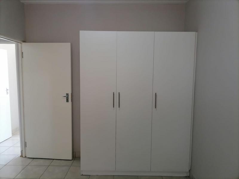 To Let 2 Bedroom Property for Rent in Groblerpark Gauteng