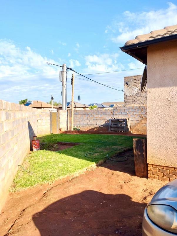 2 Bedroom Property for Sale in Lehae Gauteng