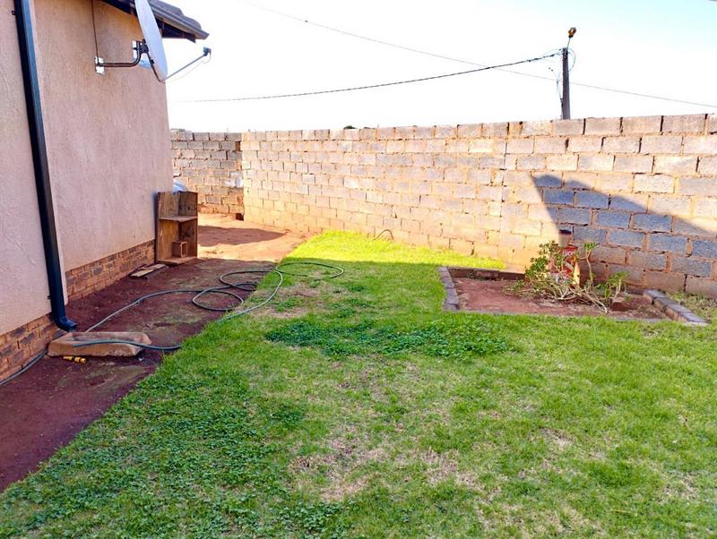 2 Bedroom Property for Sale in Lehae Gauteng