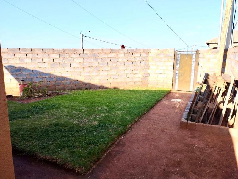 2 Bedroom Property for Sale in Lehae Gauteng