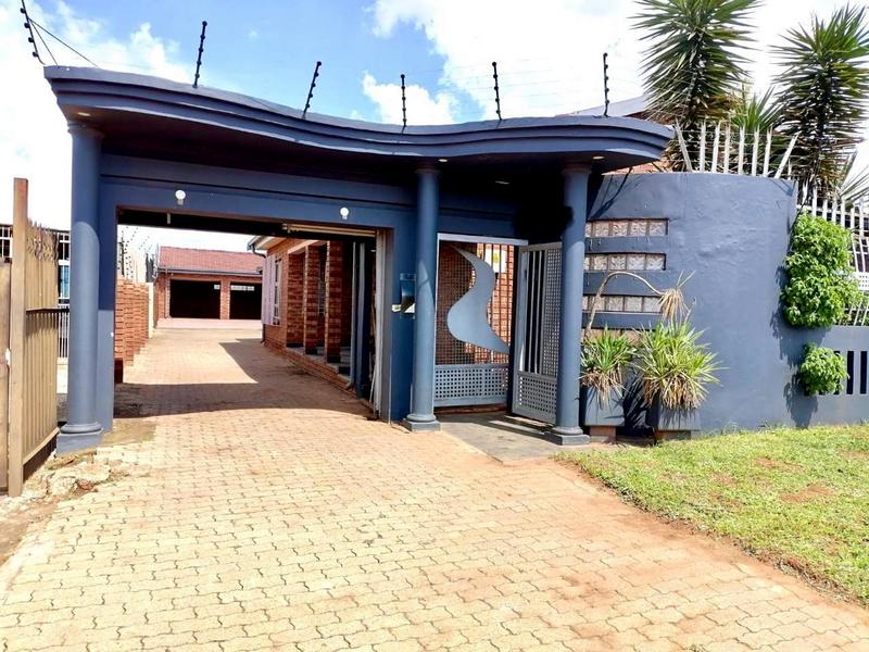 4 Bedroom Property for Sale in Lenasia Gauteng