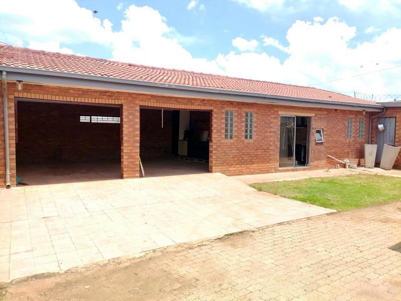 4 Bedroom Property for Sale in Lenasia Gauteng