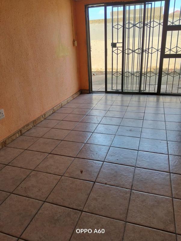 1 Bedroom Property for Sale in Roodekop Gauteng