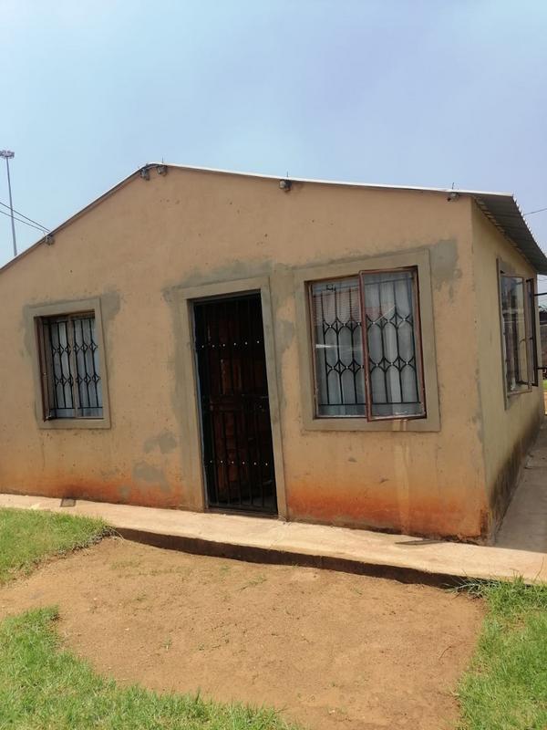 2 Bedroom Property for Sale in Zonkezizwe Gauteng