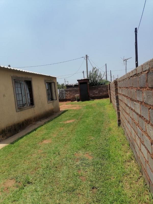 2 Bedroom Property for Sale in Zonkezizwe Gauteng