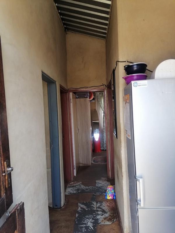 2 Bedroom Property for Sale in Zonkezizwe Gauteng