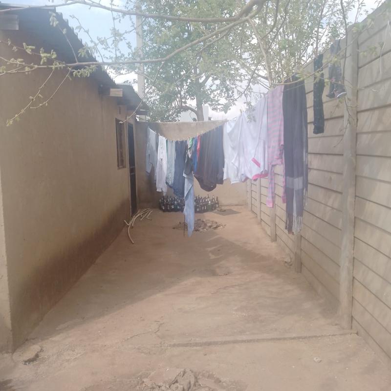 1 Bedroom Property for Sale in Zonkezizwe Gauteng