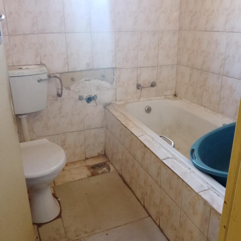 1 Bedroom Property for Sale in Zonkezizwe Gauteng