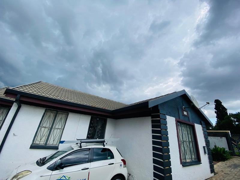 3 Bedroom Property for Sale in Birchleigh North Gauteng