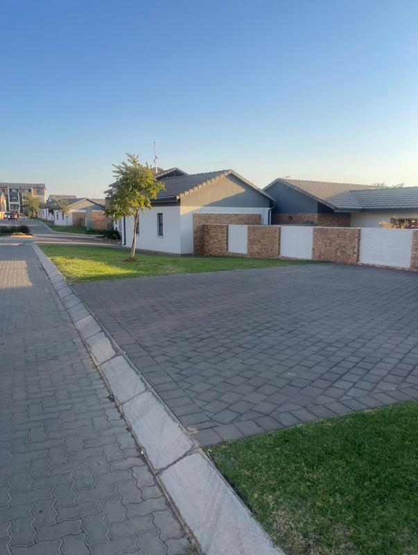 3 Bedroom Property for Sale in Amberfield Gauteng