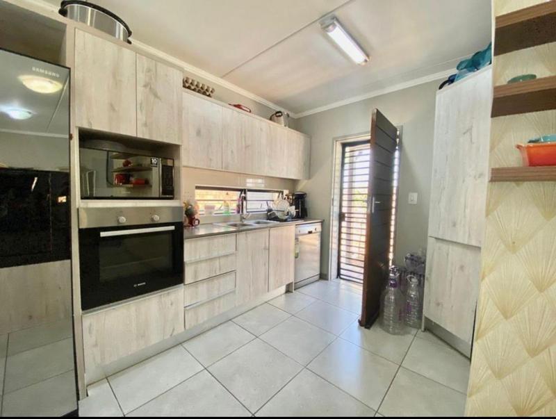 3 Bedroom Property for Sale in Amberfield Gauteng