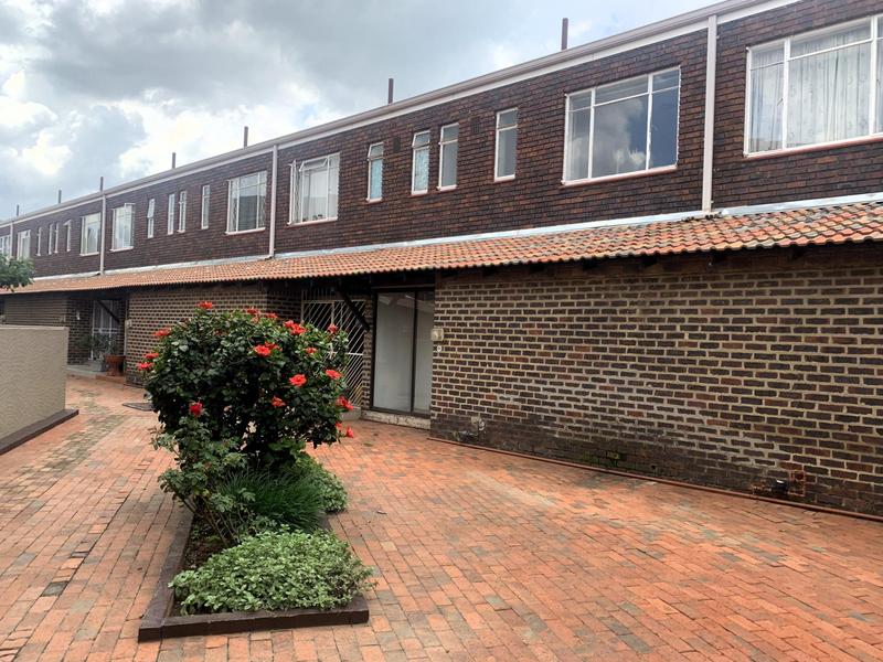 2 Bedroom Property for Sale in Dayanglen Gauteng