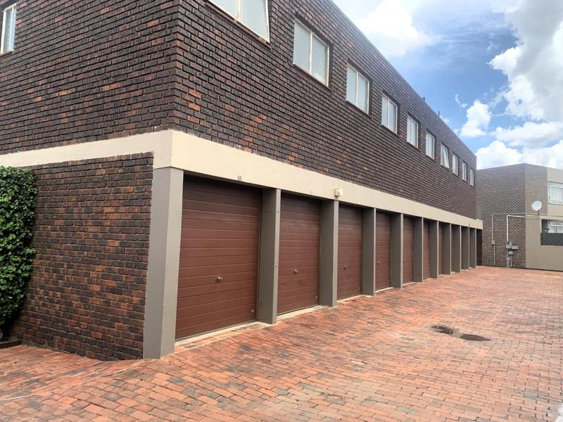 2 Bedroom Property for Sale in Dayanglen Gauteng