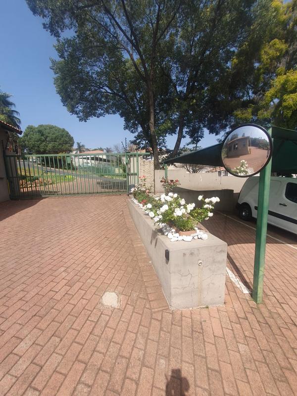 2 Bedroom Property for Sale in Bedford Gardens Gauteng