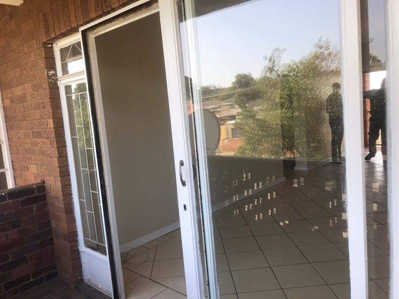 2 Bedroom Property for Sale in Symhurst Gauteng