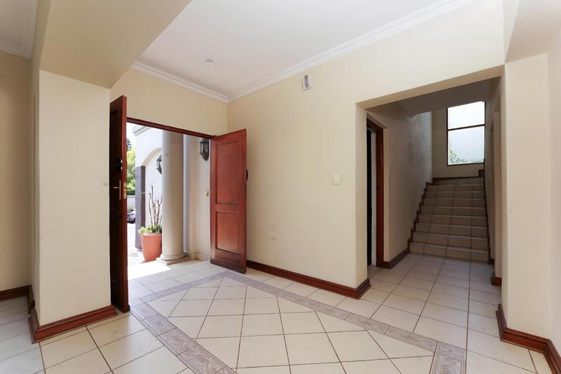 To Let 4 Bedroom Property for Rent in Beverley Gauteng