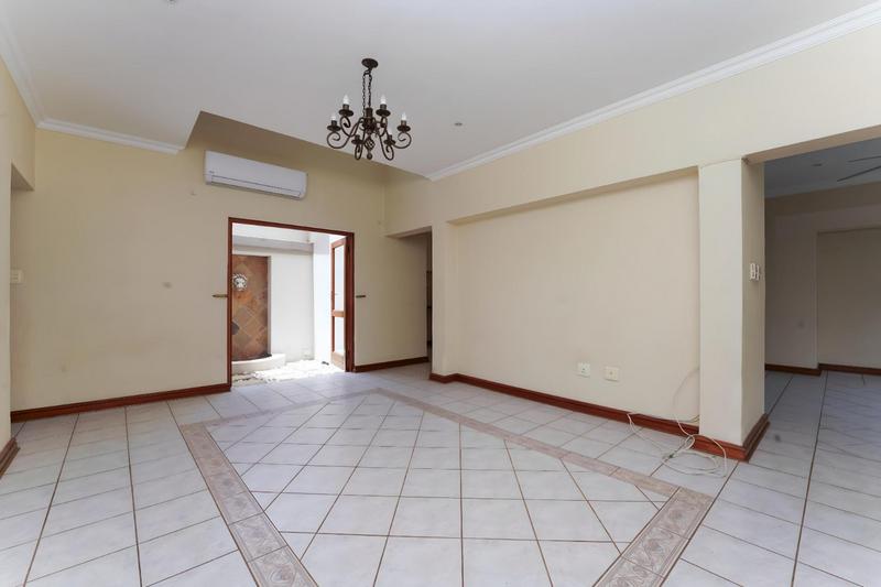 To Let 4 Bedroom Property for Rent in Beverley Gauteng