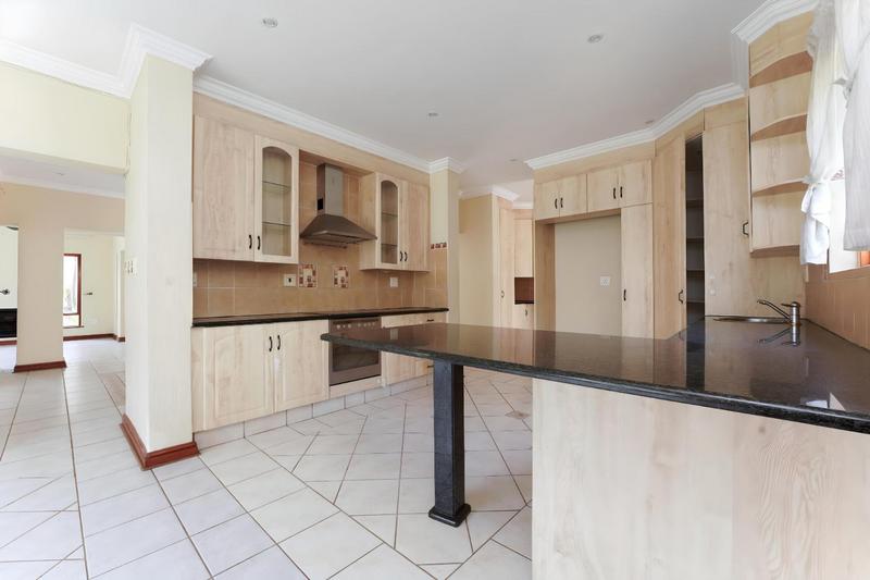 To Let 4 Bedroom Property for Rent in Beverley Gauteng