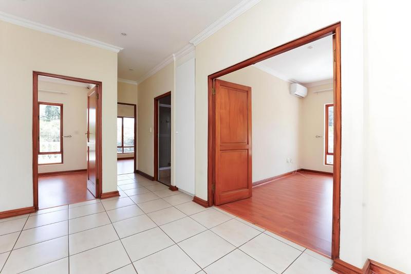 To Let 4 Bedroom Property for Rent in Beverley Gauteng