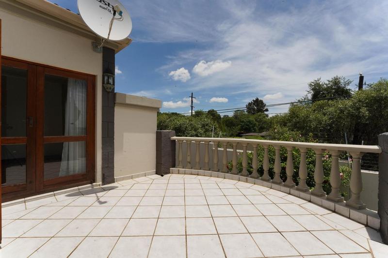 To Let 4 Bedroom Property for Rent in Beverley Gauteng