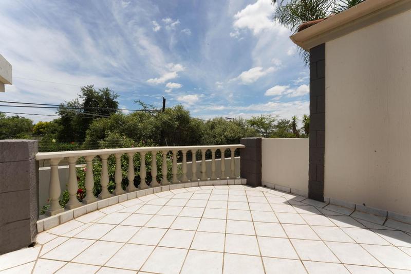 To Let 4 Bedroom Property for Rent in Beverley Gauteng