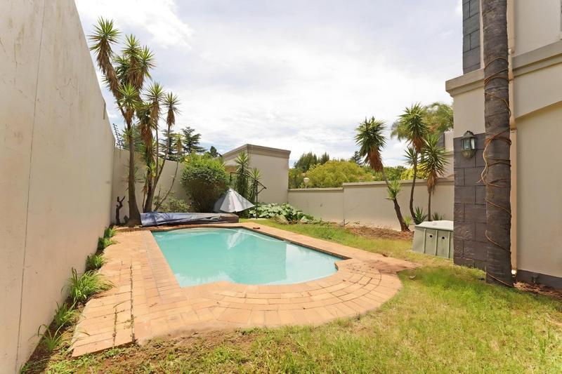 To Let 4 Bedroom Property for Rent in Beverley Gauteng