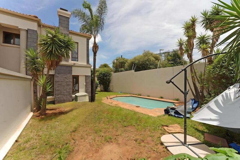 To Let 4 Bedroom Property for Rent in Beverley Gauteng