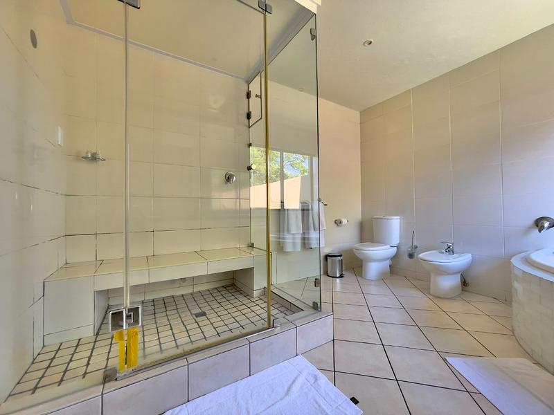 To Let 4 Bedroom Property for Rent in Sandown Gauteng