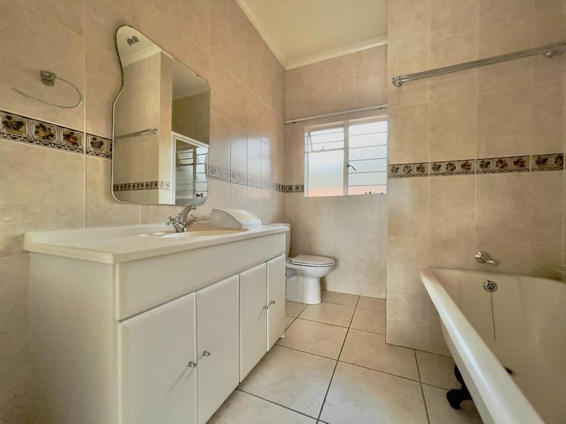 4 Bedroom Property for Sale in Fairland Gauteng