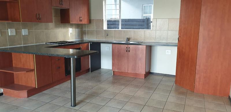 To Let 2 Bedroom Property for Rent in Bardene Gauteng