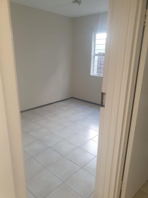 To Let 2 Bedroom Property for Rent in Bardene Gauteng