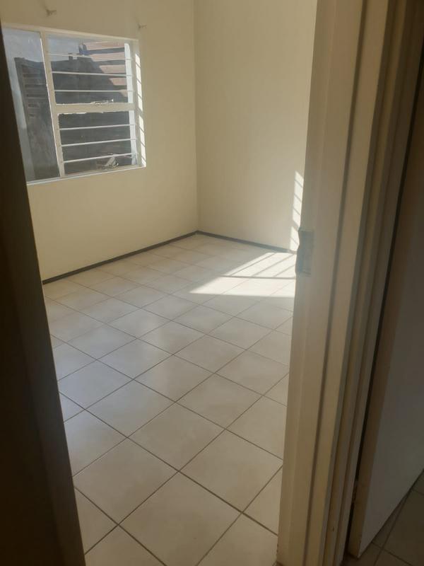 To Let 2 Bedroom Property for Rent in Bardene Gauteng