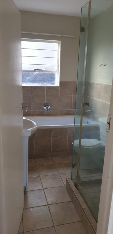 To Let 2 Bedroom Property for Rent in Bardene Gauteng