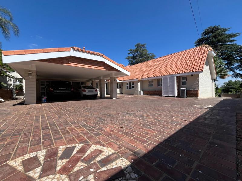 To Let 5 Bedroom Property for Rent in Waterkloof Ridge Gauteng