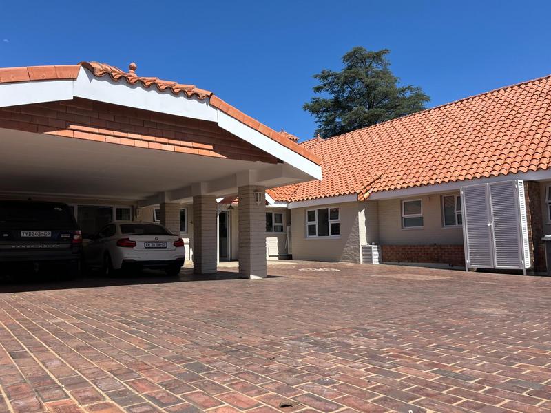 To Let 5 Bedroom Property for Rent in Waterkloof Ridge Gauteng