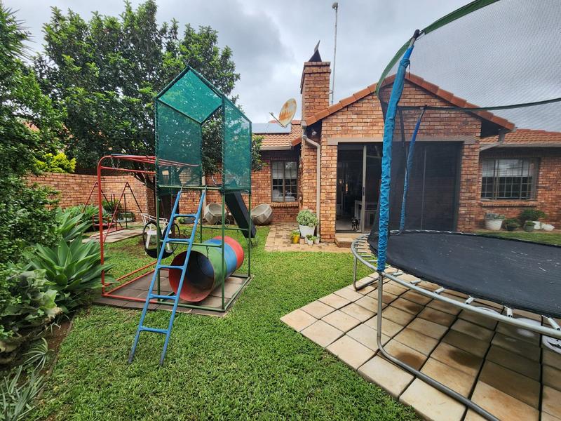 2 Bedroom Property for Sale in Montana Tuine Gauteng