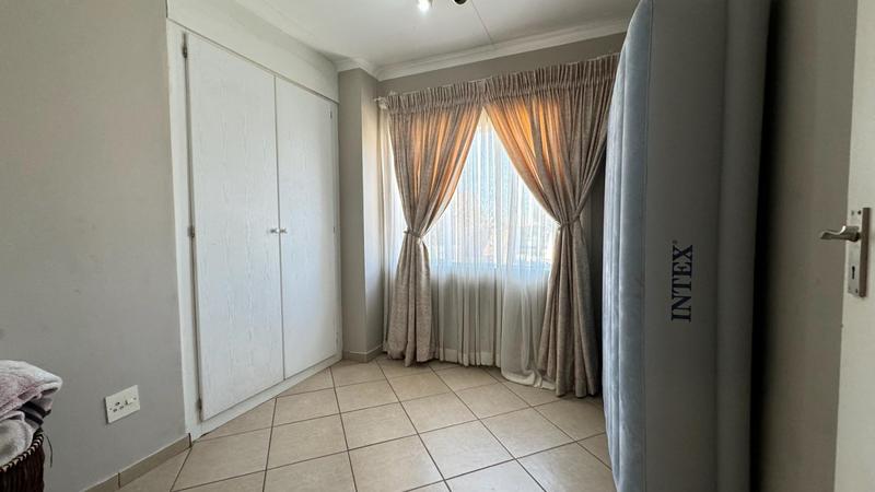 To Let 3 Bedroom Property for Rent in Country View Gauteng