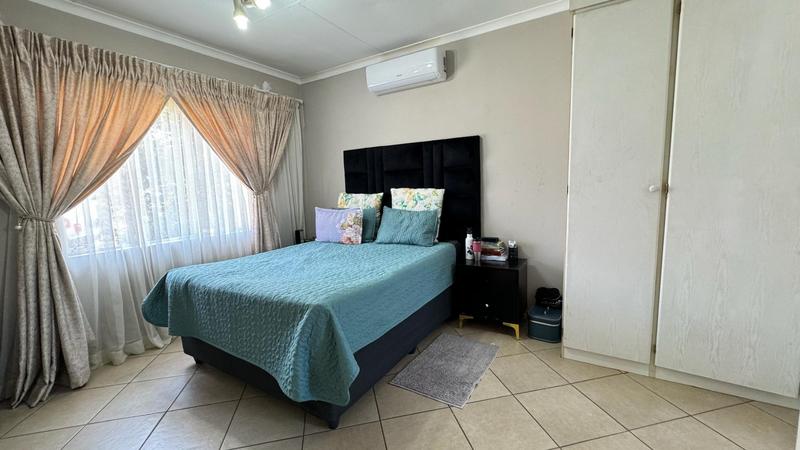 To Let 3 Bedroom Property for Rent in Country View Gauteng