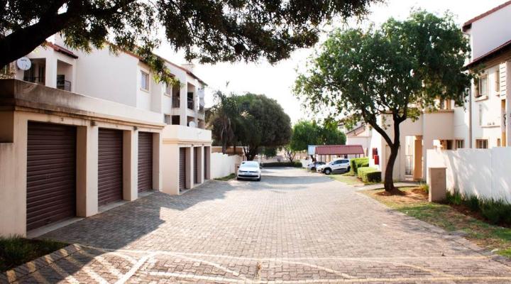 To Let 3 Bedroom Property for Rent in Country View Gauteng