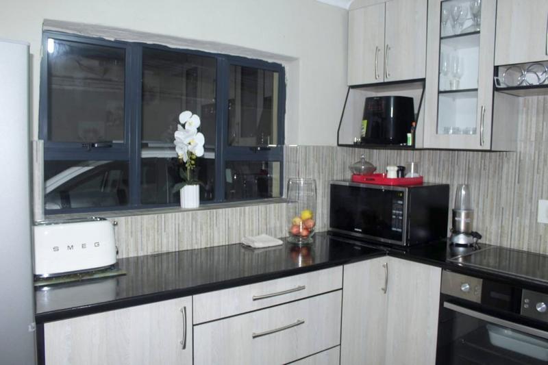 To Let 2 Bedroom Property for Rent in Meadowlands Gauteng