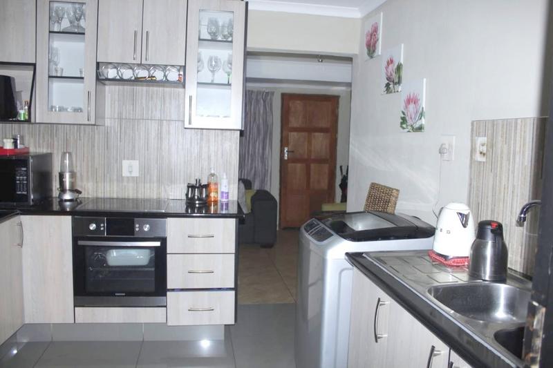 To Let 2 Bedroom Property for Rent in Meadowlands Gauteng